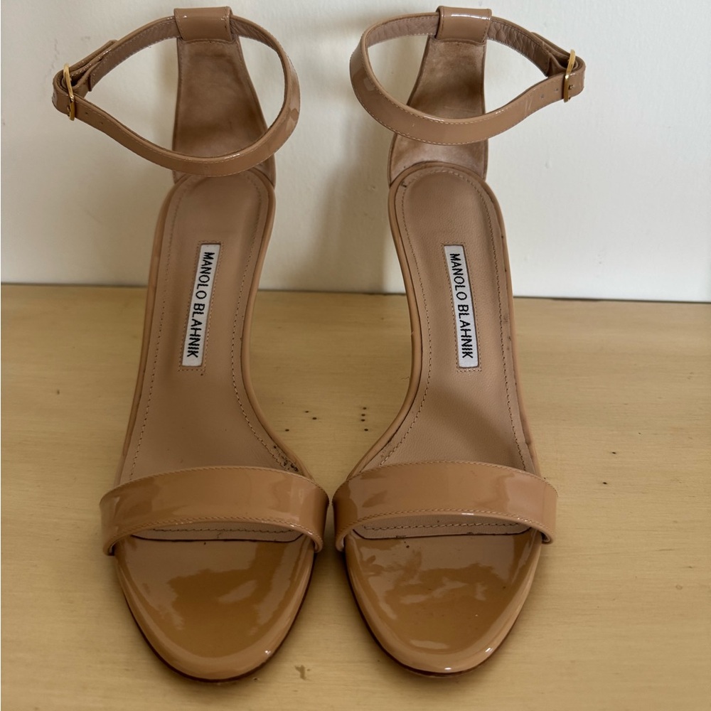 Manolo Blahnik Chaos Nude Patent Heels